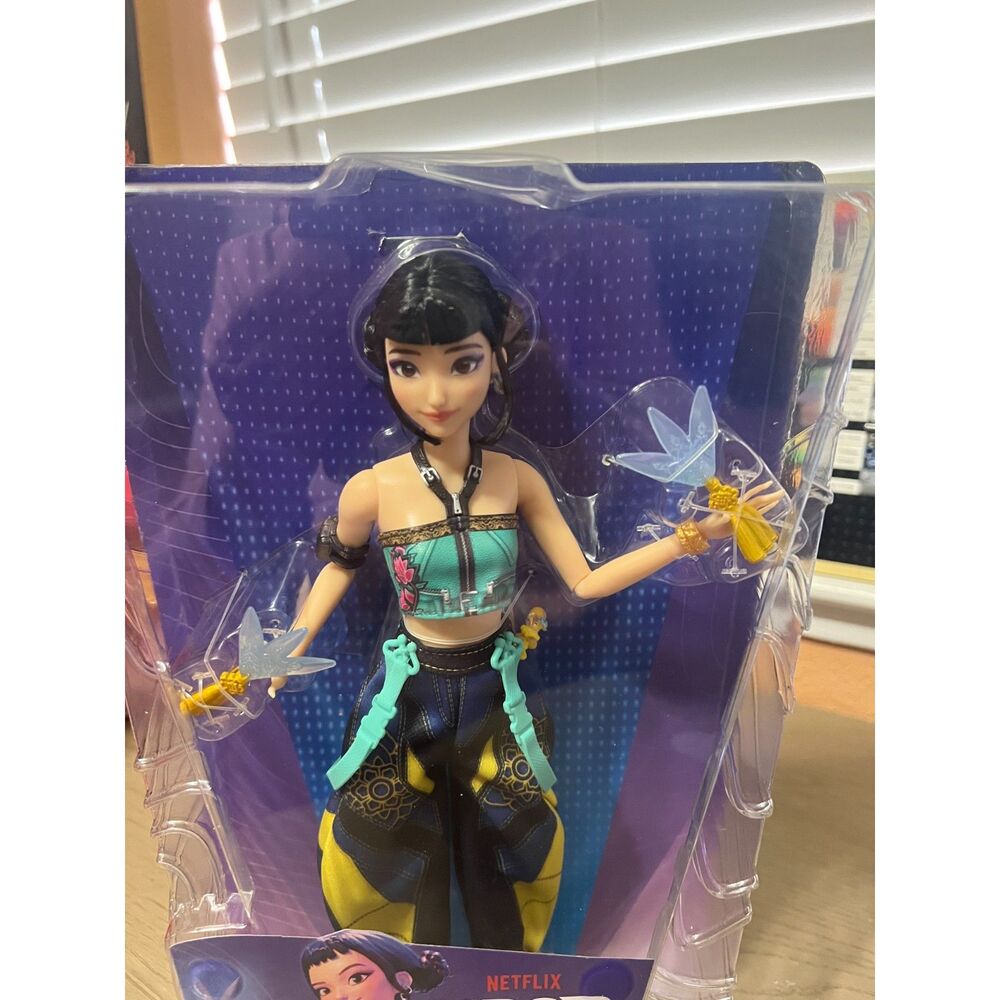 KPop Demon Hunters HUNTR/X: Zoey “How It's Done" Doll New